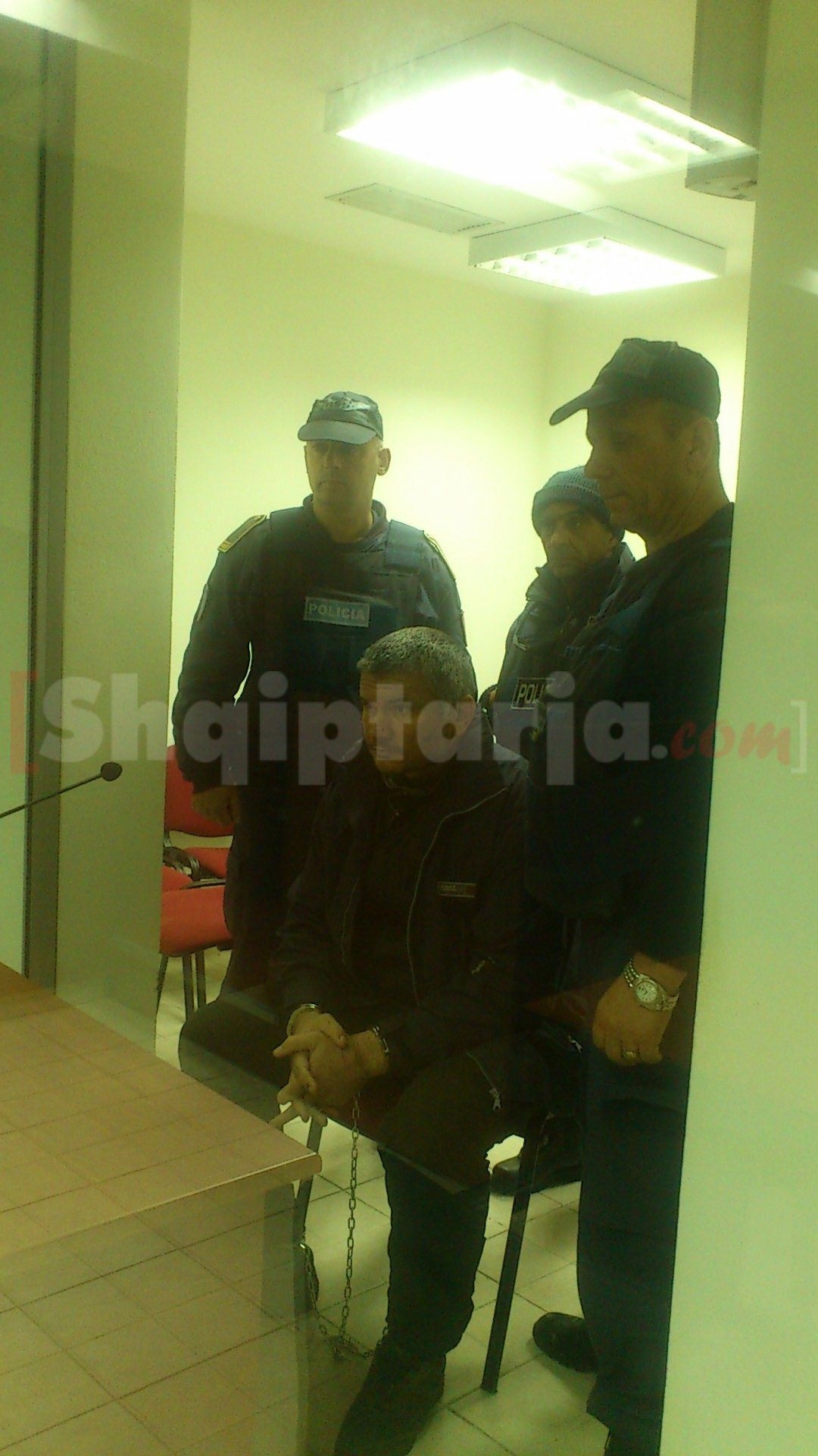 admir tafili me logo