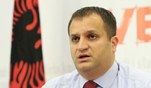 Shpend Ahmeti, Vetëvendosje