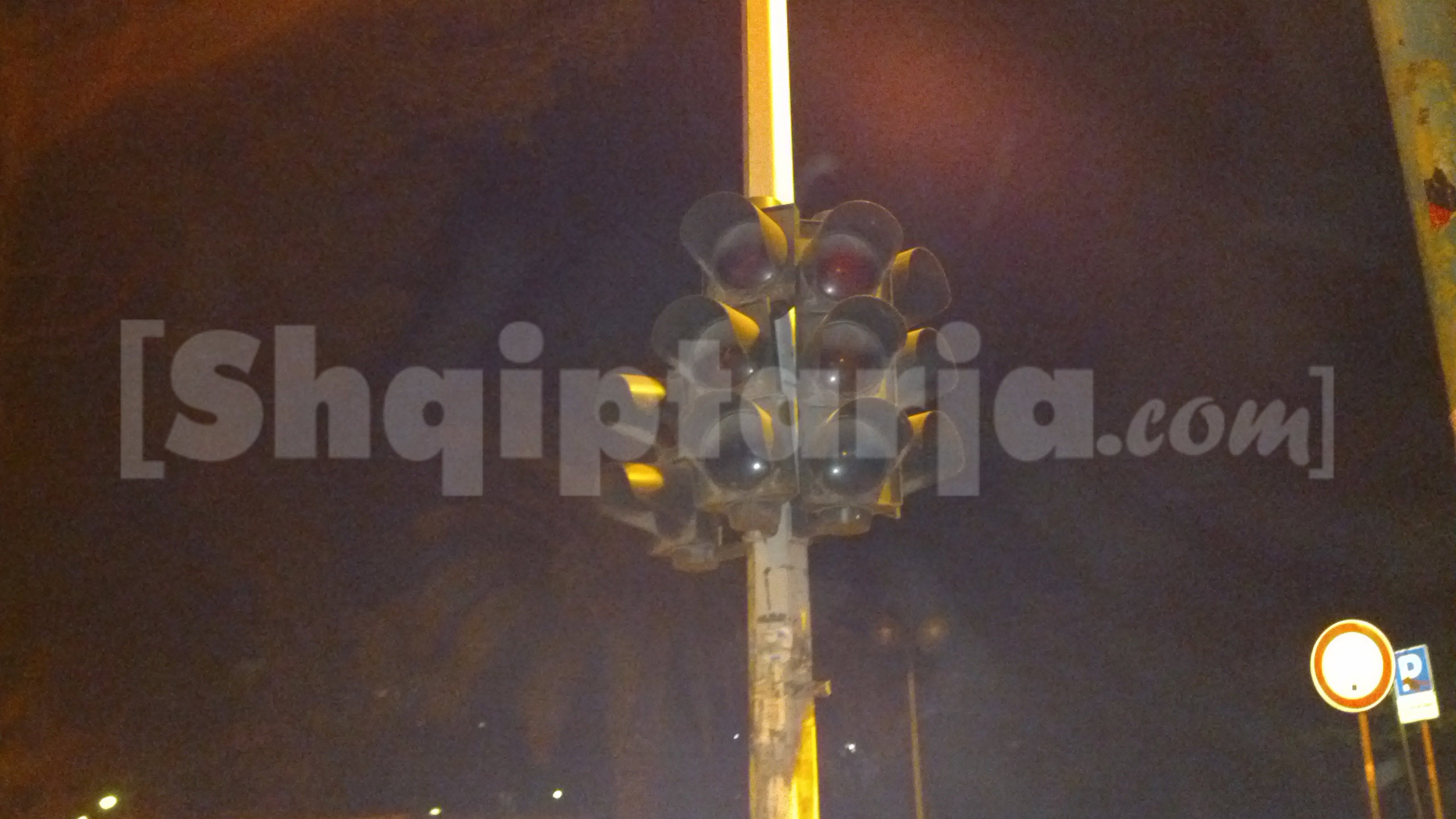 semafor i fikur ne bulevard