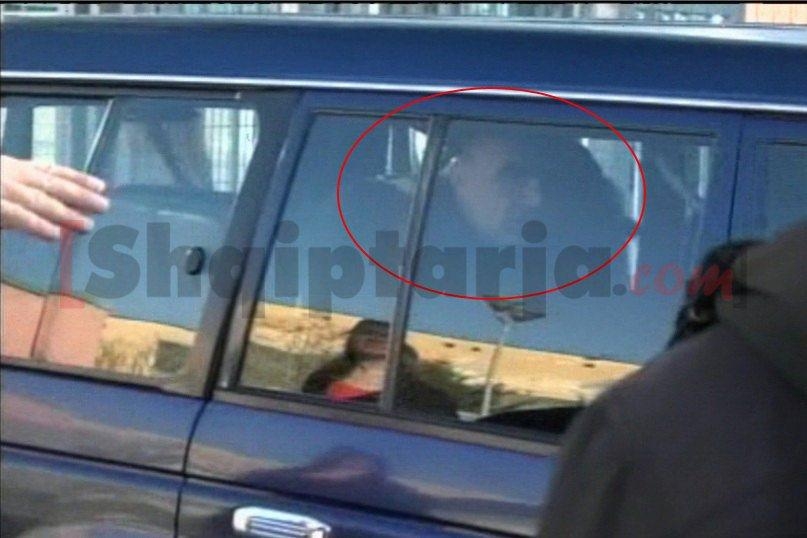 dervishi merret ne mbrojtje nga policia me logo