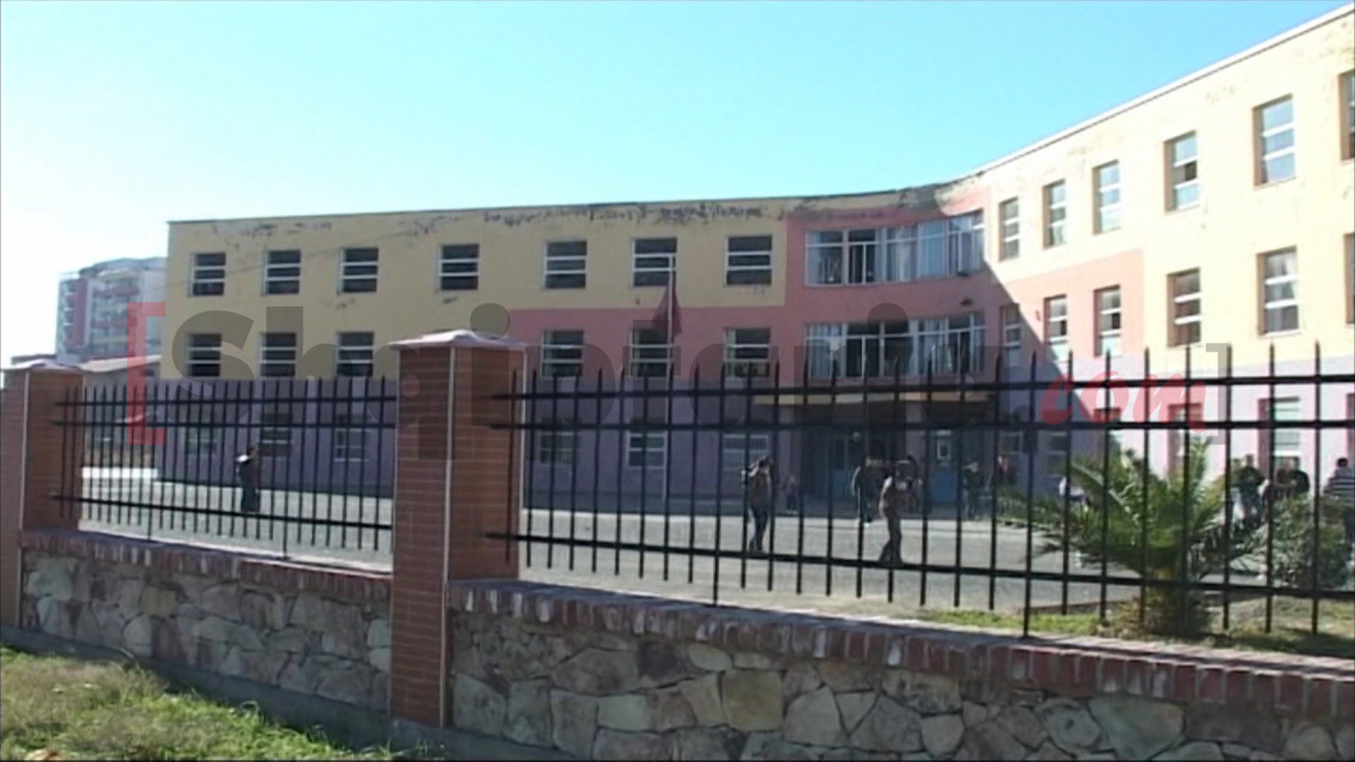 shkolle plagosja ne lezhe