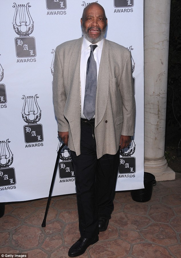 xhaxha fil james avery