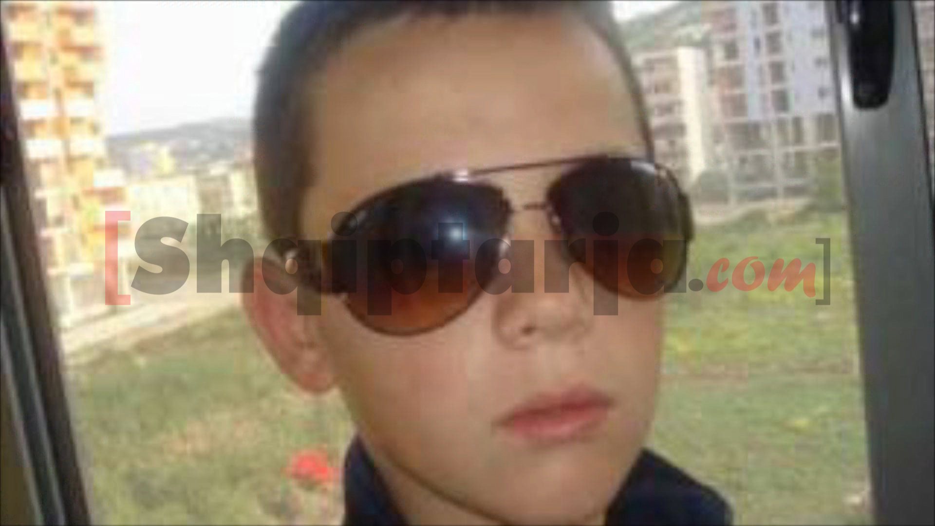 armando skandaj me logo