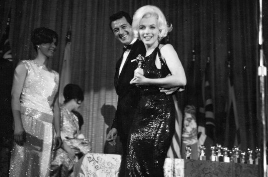 golden globe fustane