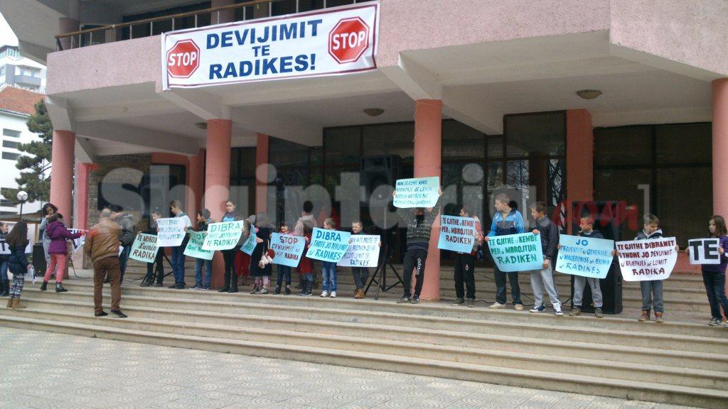 protesta ne diber