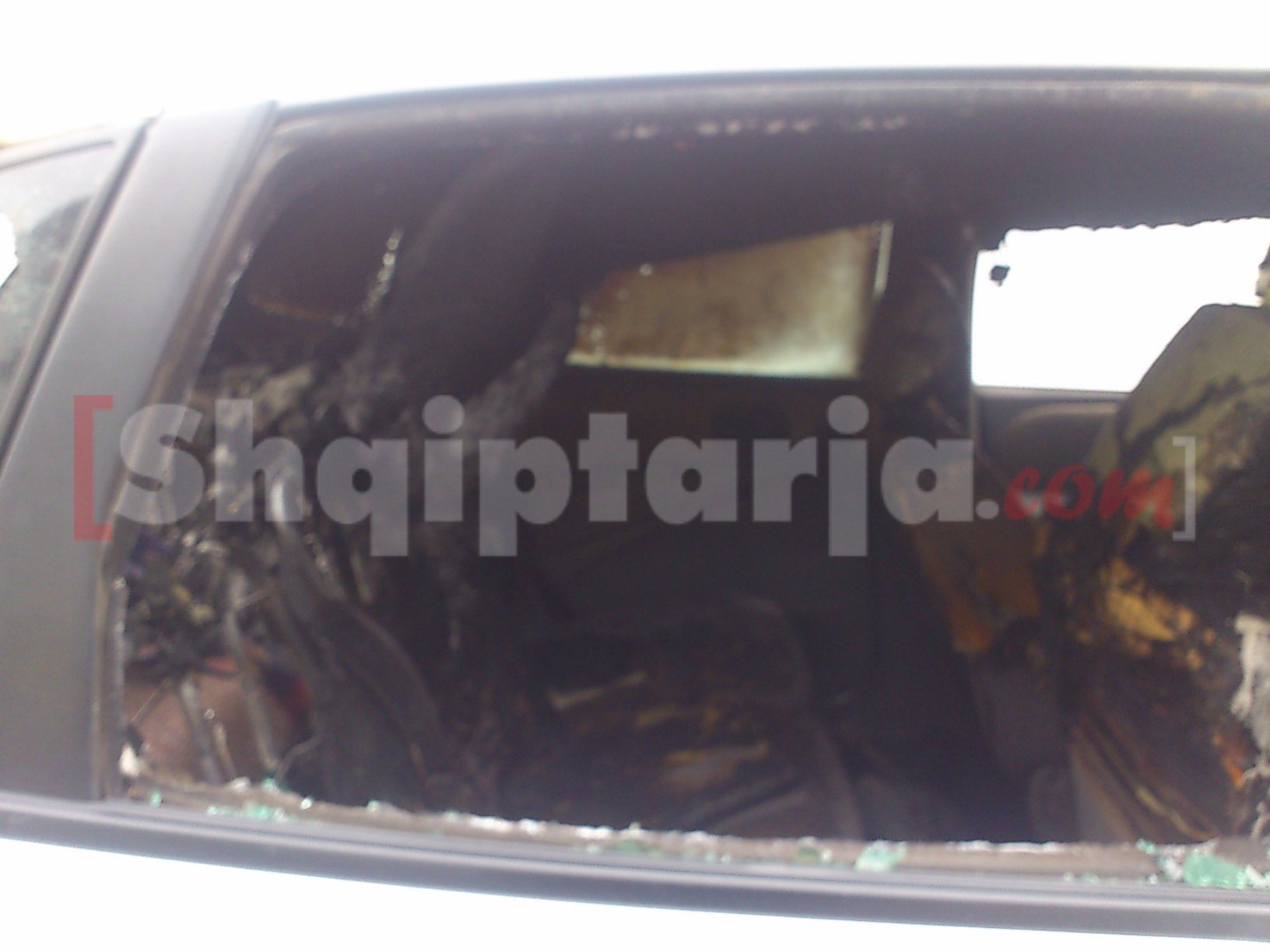 makina e djegur, korce