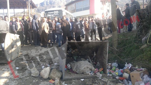 protesta e banoreve ne krrabe me logo