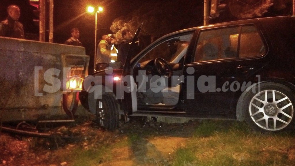 golfi i aksidentuar me logo