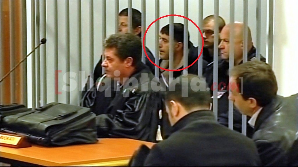 Andon Mehillaj ne seancen gjyqesore