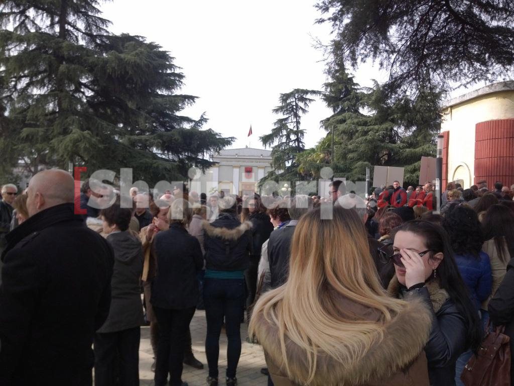 protesta para kuvendit