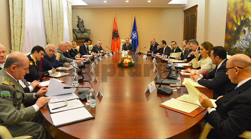 nishani kom sigurie me logo