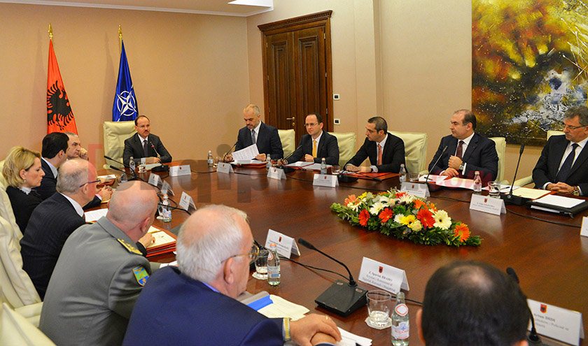 nishani kom sigurie me logo 