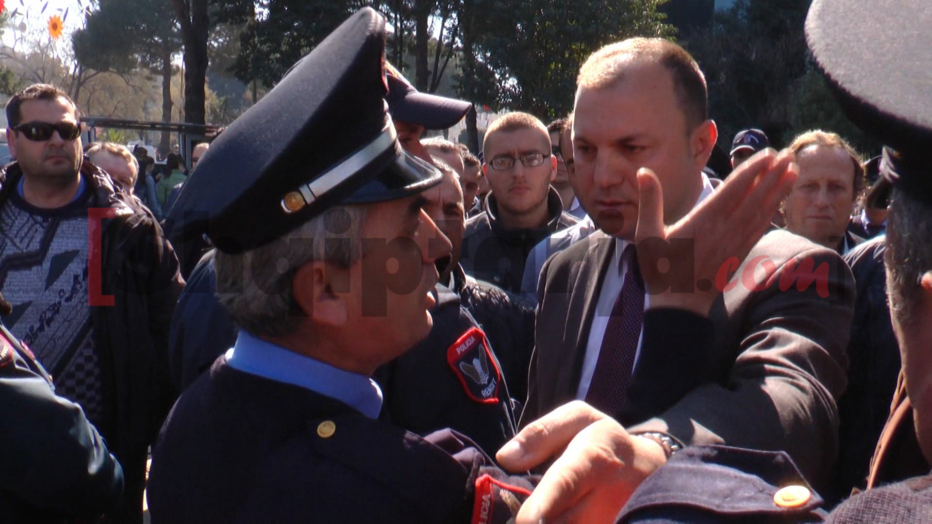 policia e shtetit vs policia bashkiake