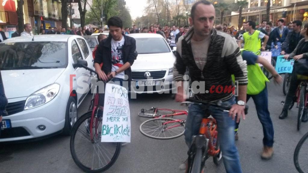 proteste bicikletat me logo 