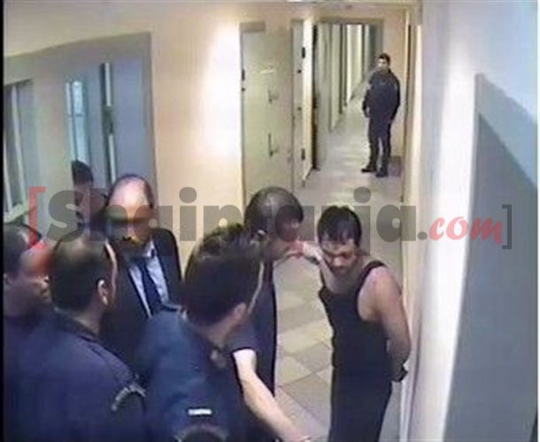 ilia kareli, foto burgu me logo 