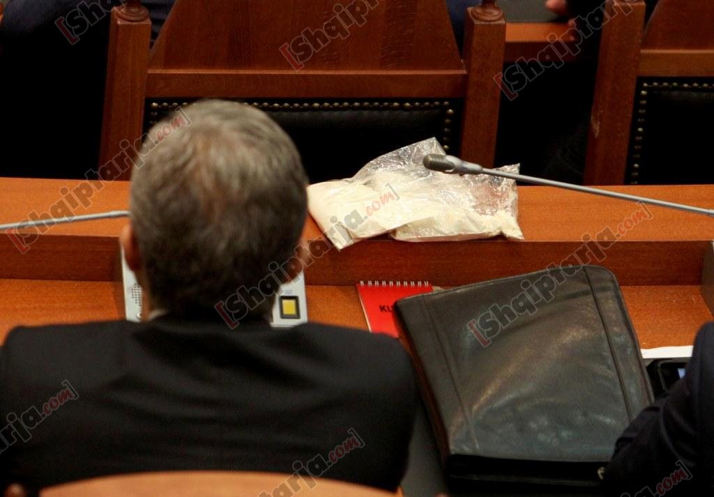 kastriot islami me qese mielli