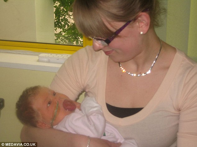 vajza me gjuhe te gjate