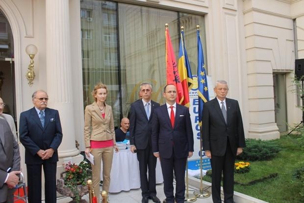 ditmir bushati bust ismail qemali