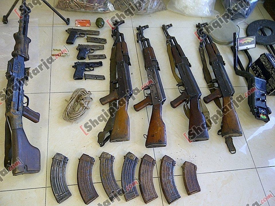 arme lazarat me logo