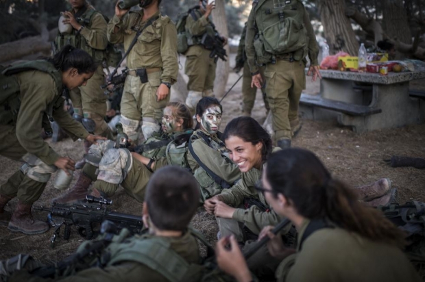 ushtria femra karakal 