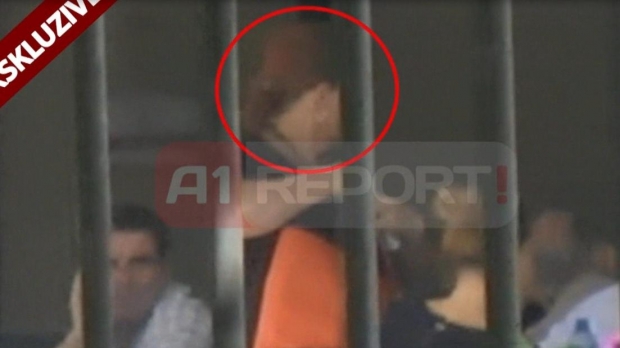 fiona dhe arjana fullani ne lokal 