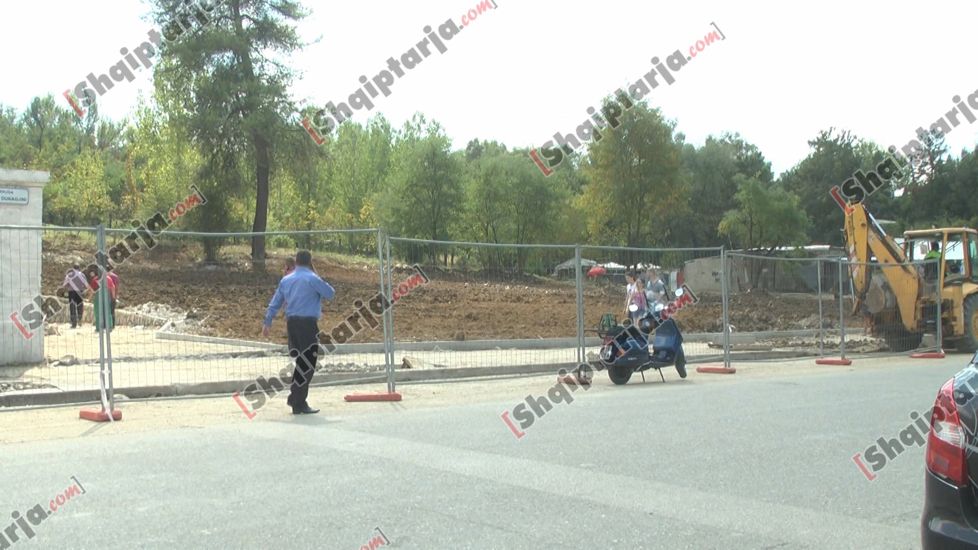 punimet ne shesh me logo