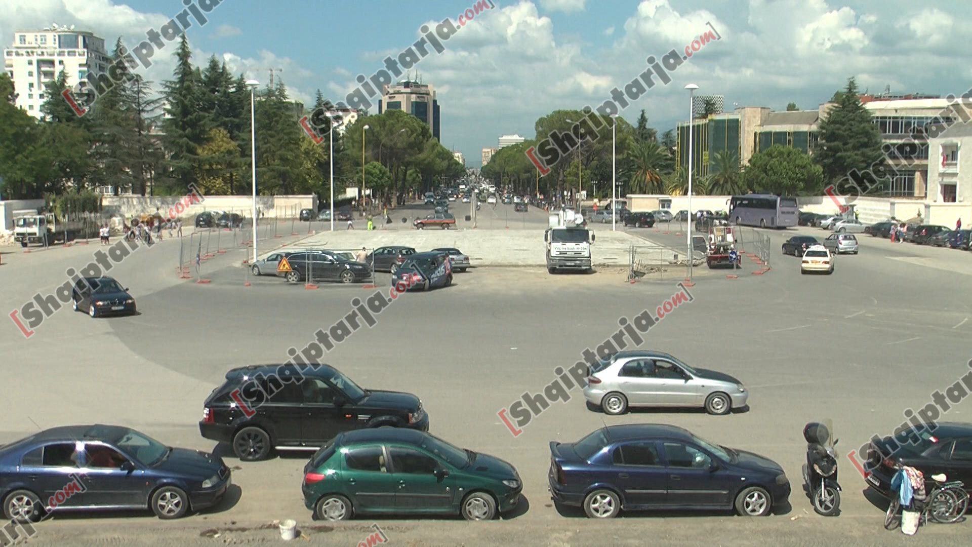 punimet ne shesh me logo