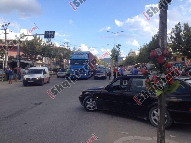 aksidenti ne kryeqytet me logo