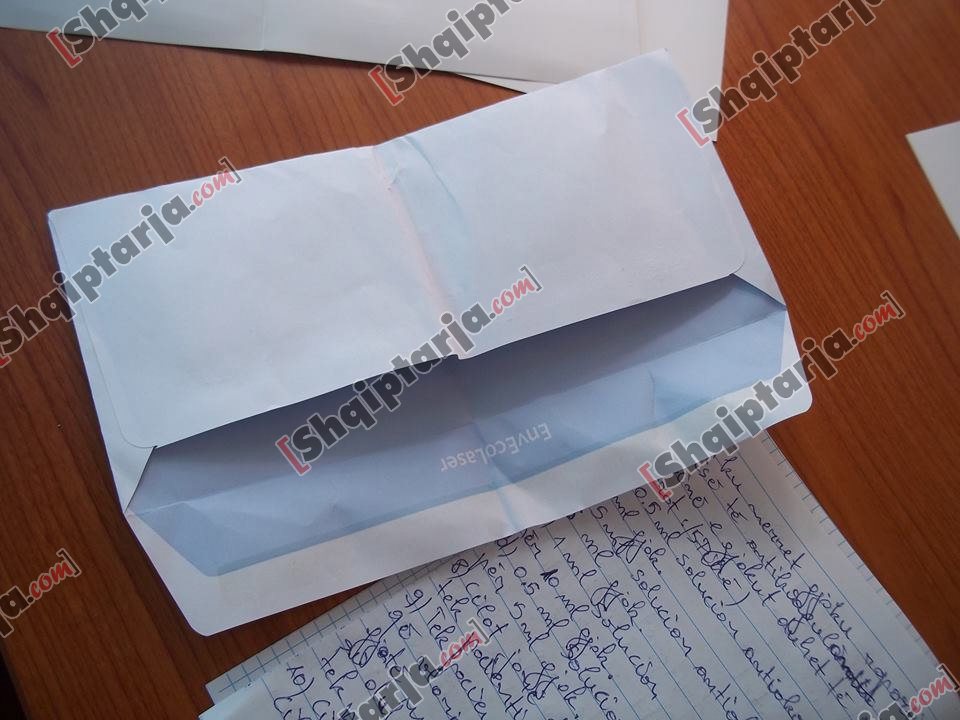 arrestimi pedagogut me logo