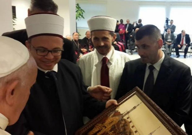 papa francesku skender brucaj 