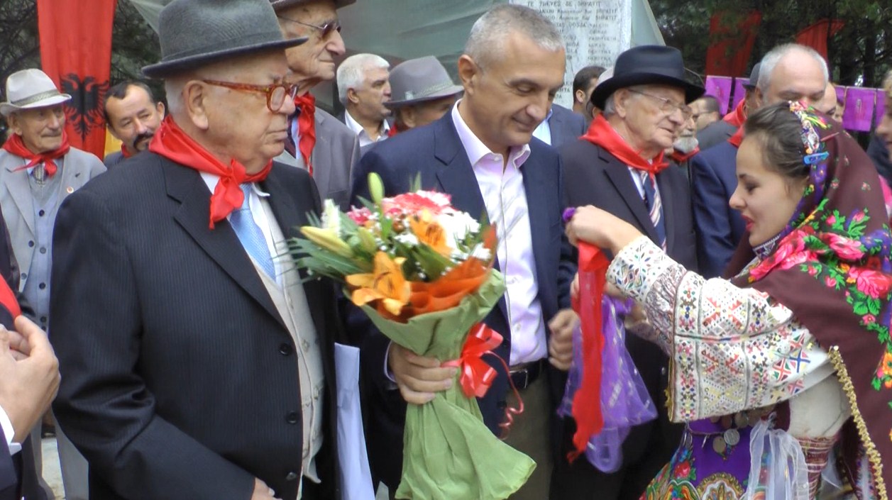 meta me shallin e kuq