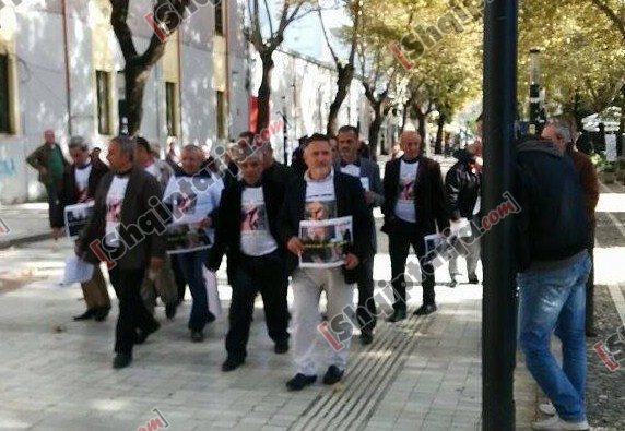 protesta ish te perndjekurit me logo