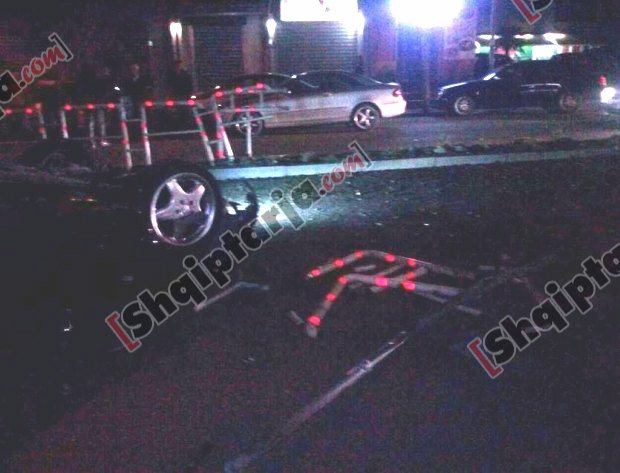 aksidenti makina me logo