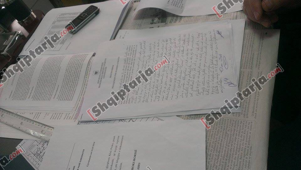 dokumentat e kostandin xhuvanit