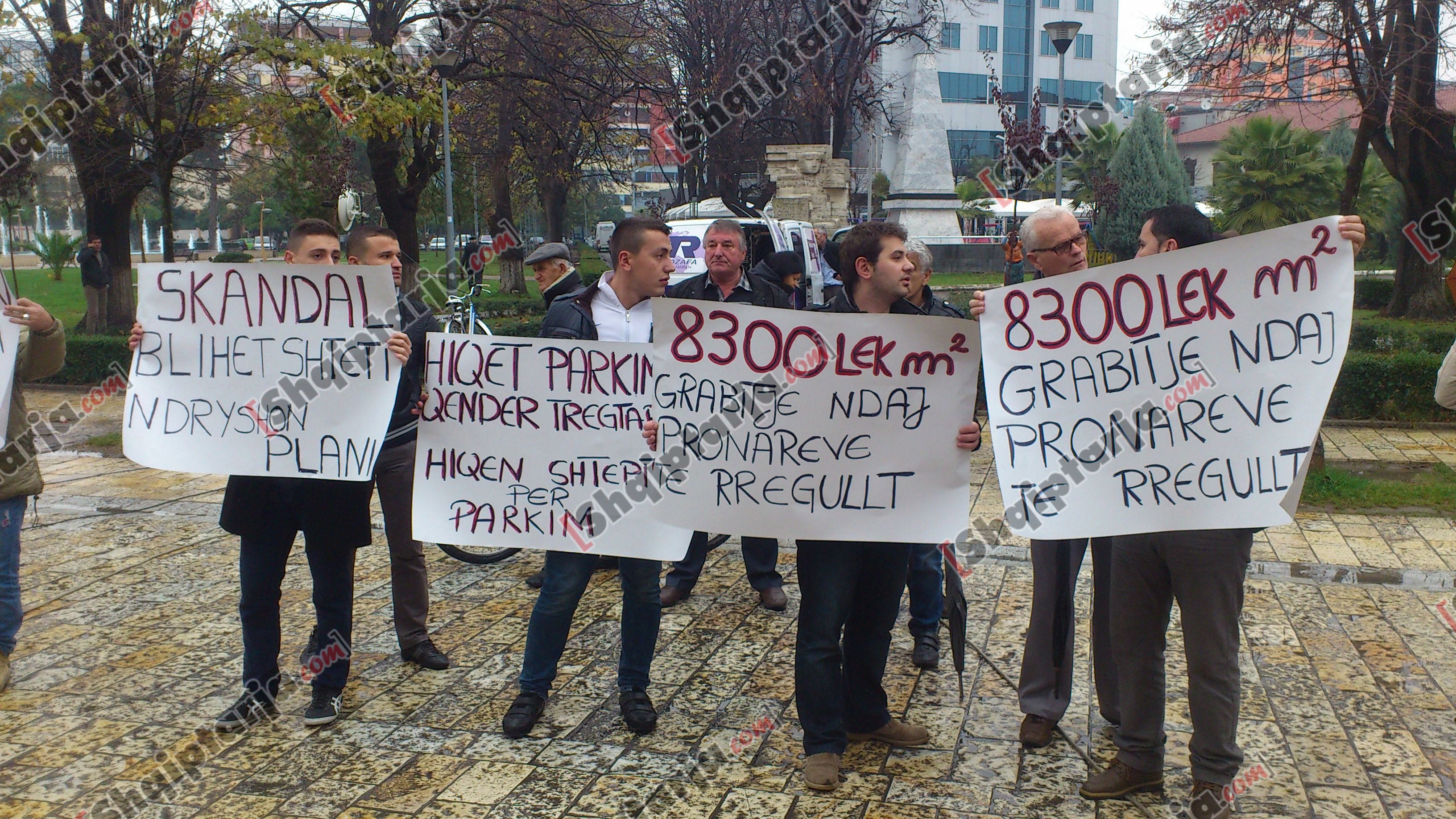 protesta shkoder me logo