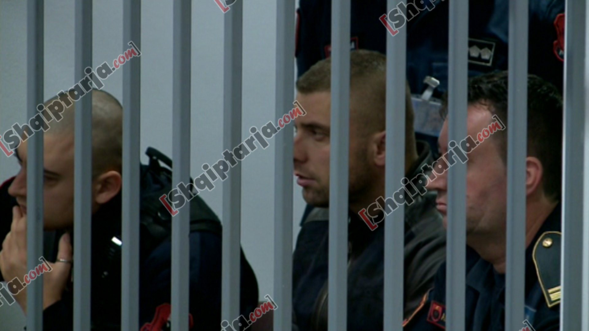 babagjyshet ne gjykate