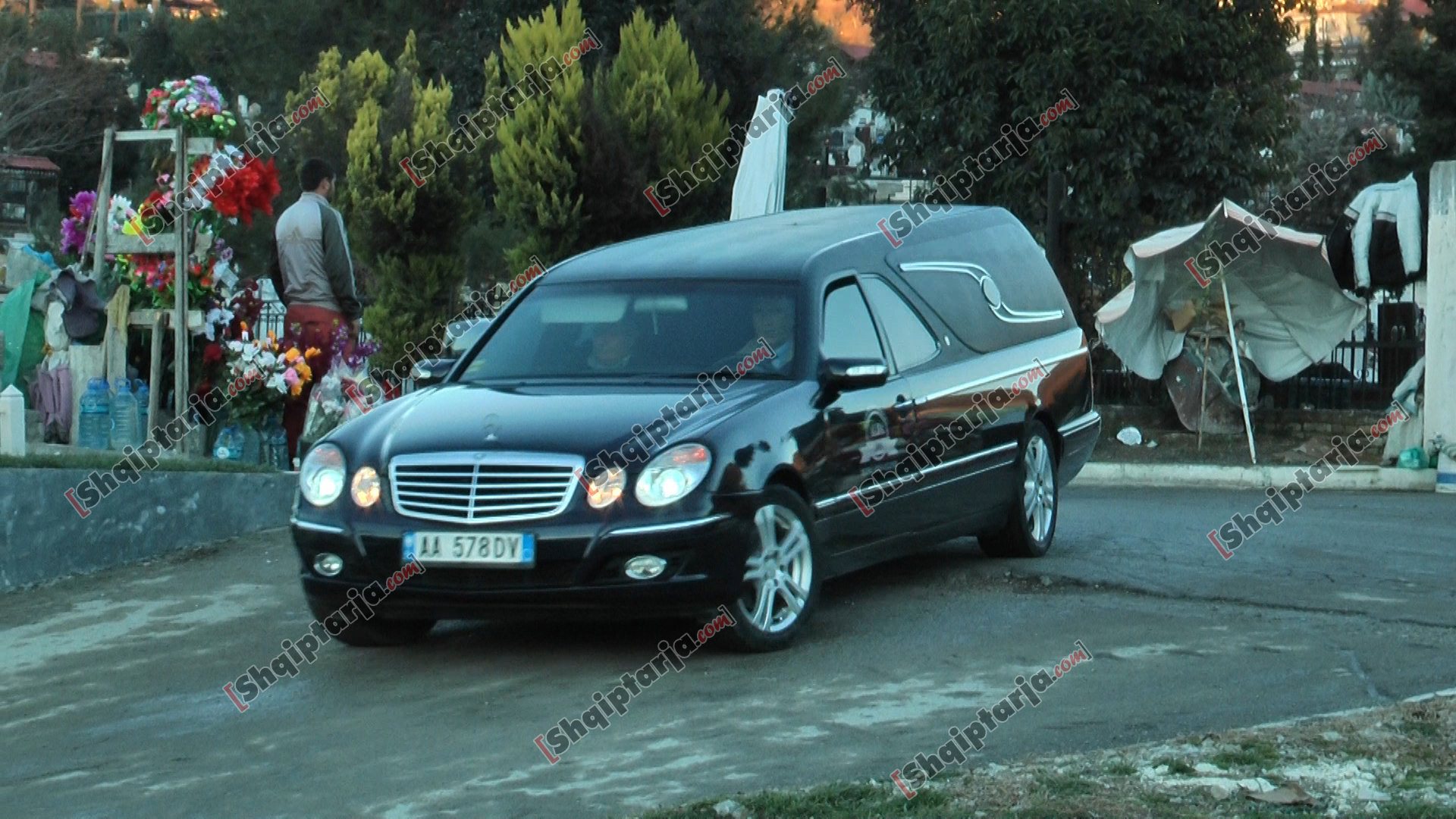 ceremonia e varrimit te atjonit