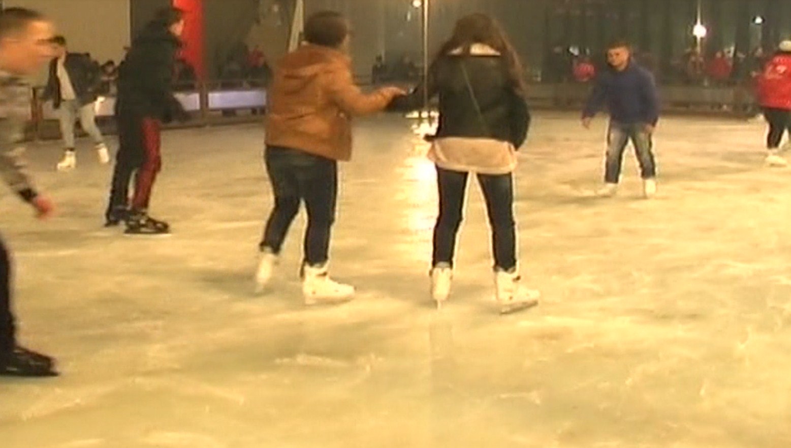 korce pista e akullit