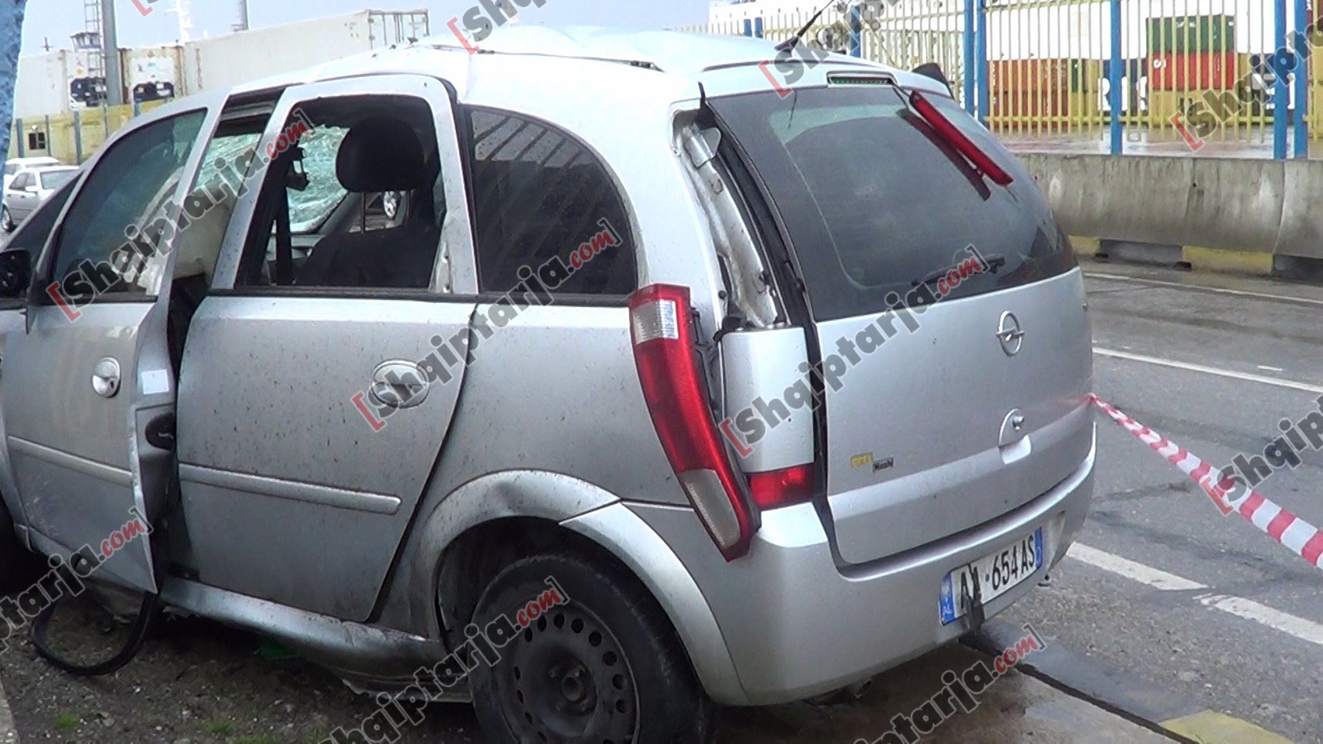 makina me tritol e arben sulos