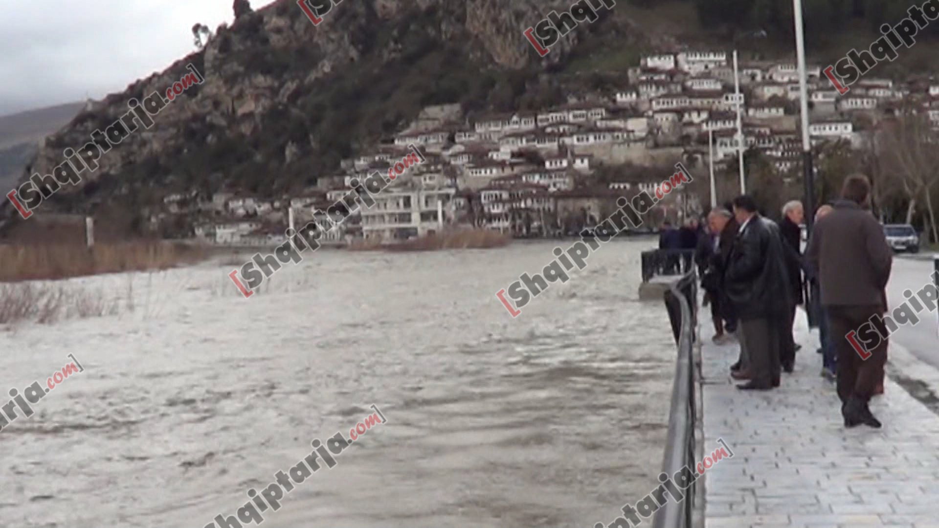 Përmbytjet në qytetin e Beratit