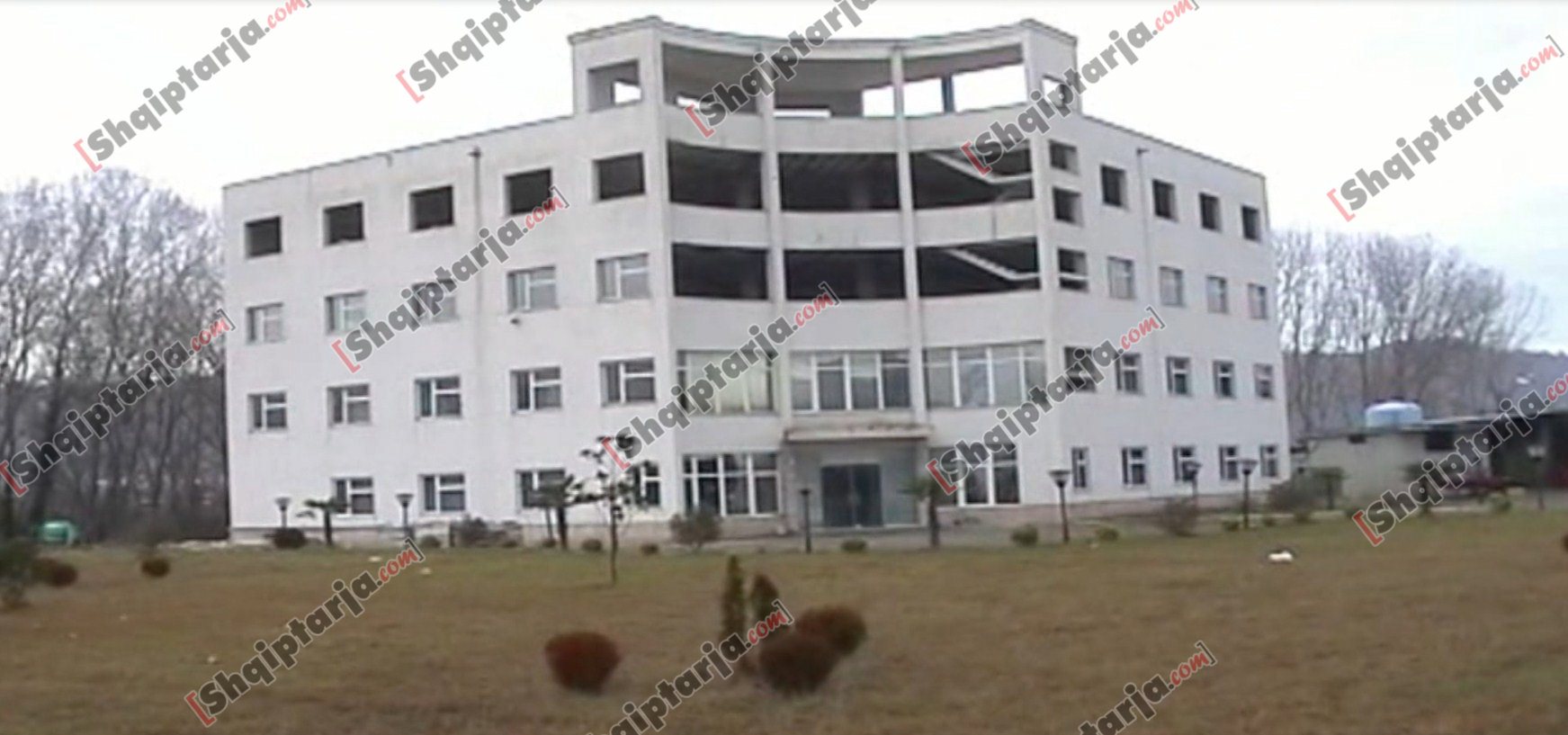 spitali kristal me logo