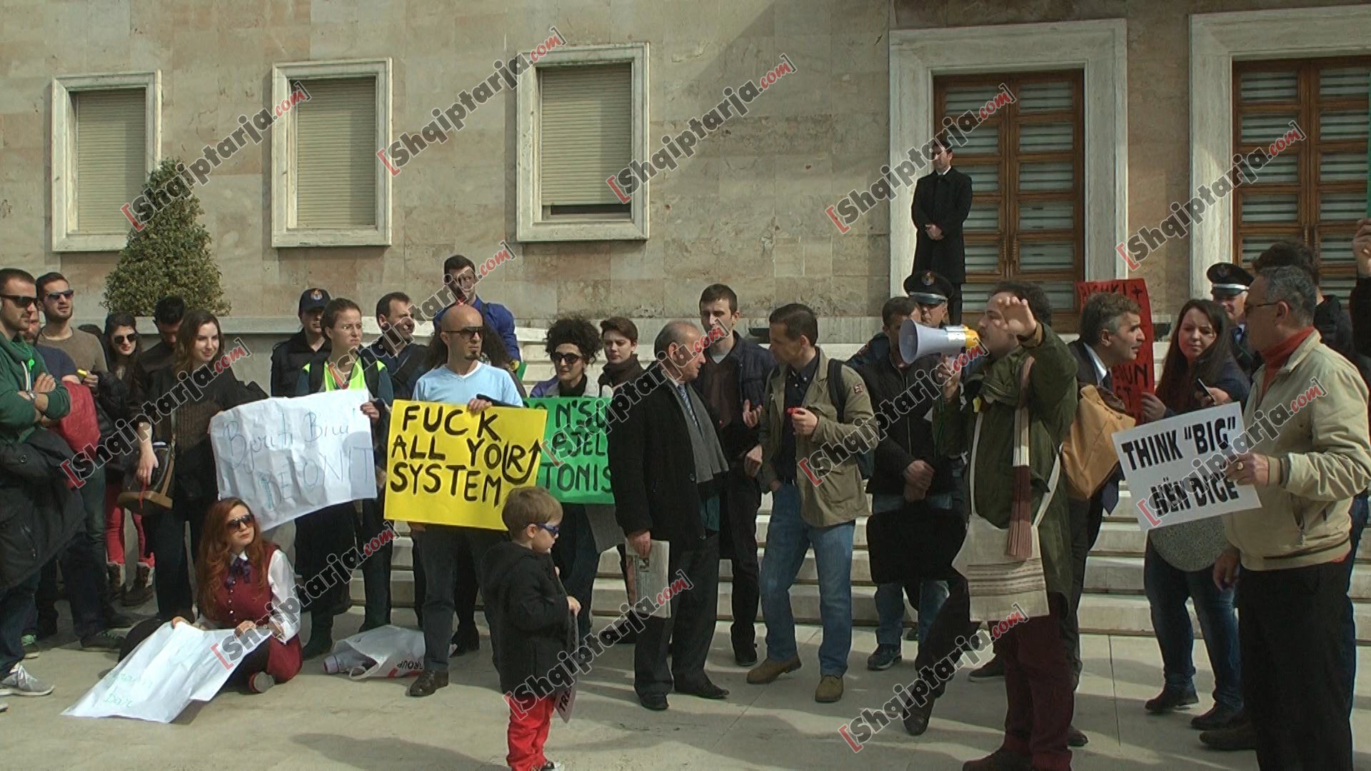 protesta per pallatin