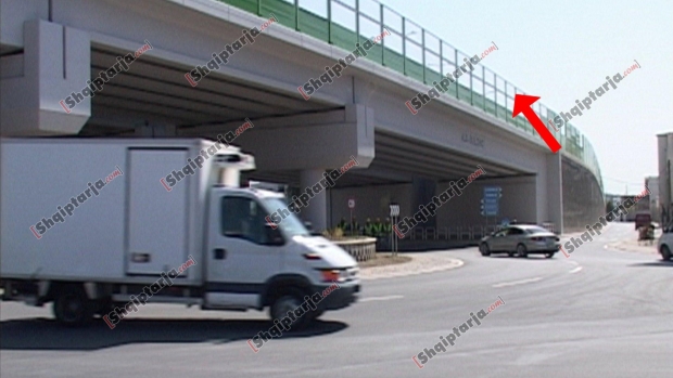 mbikalimi i shkozetit 