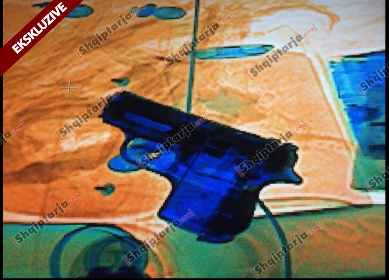 pistoleta ne valixhe