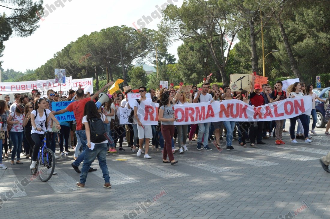 protesta studenteve