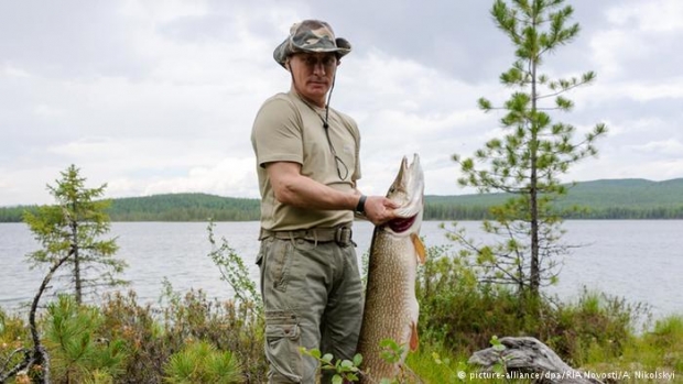Vladimir Putin në peshkim