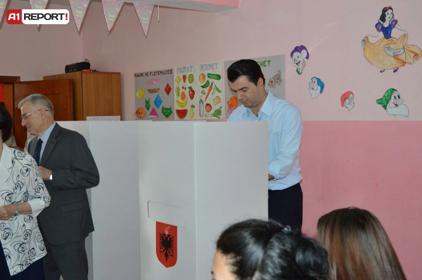 Lulzim Basha me logo