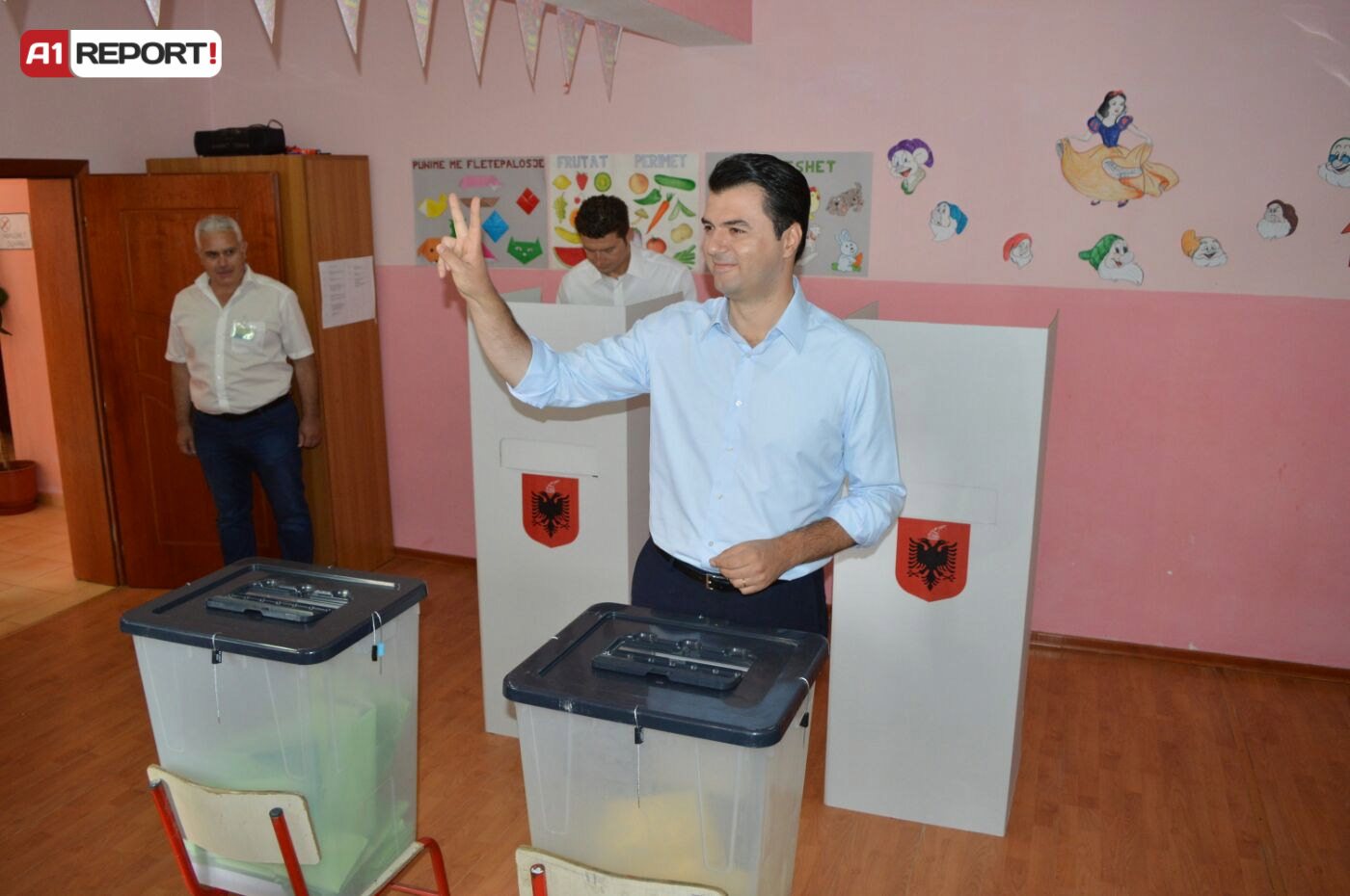 Lulzim Basha me logo