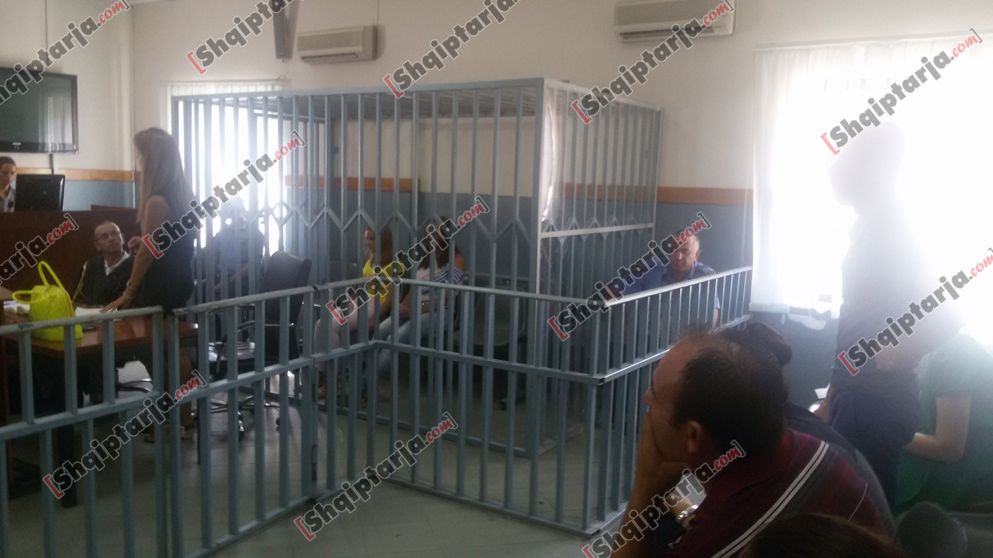 motrat kajtazi me logo