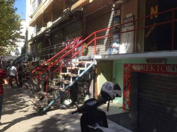 dyqane mbyllur qepena 